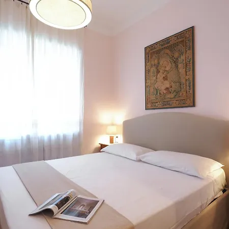 Апартаменты Charming Two Bedroom - Navigli