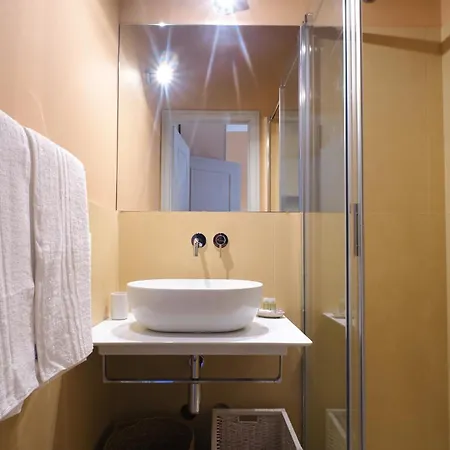 Charming Two Bedroom - Navigli