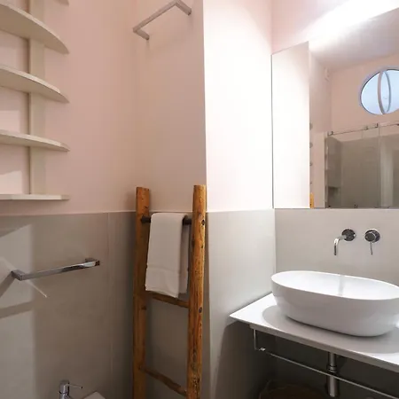 Charming Two Bedroom - Navigli Апартаменты *