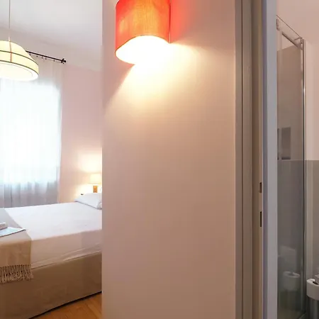 Charming Two Bedroom - Navigli Апартаменты Милан