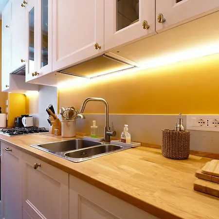 Charming Two Bedroom - Navigli *